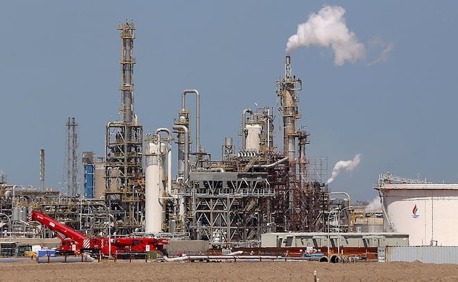 Cost of construction for oil refineries